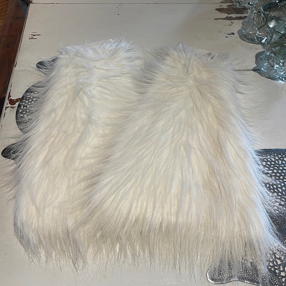 Faux fir white bell bottom add Ons - Picture 3 of 4